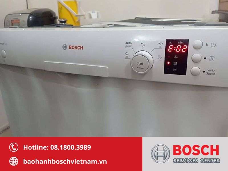 Lỗi E02 máy rửa bát Bosch cảnh báo sự cố hệ thống gia nhiệt